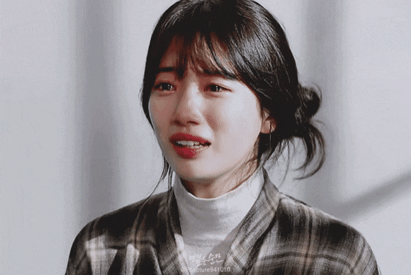 울고 있는 여자친구